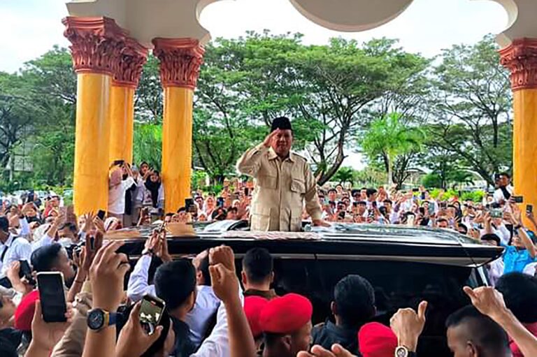 Capres Prabowo Subianto Disambut Meriah oleh Masyarakat Aceh