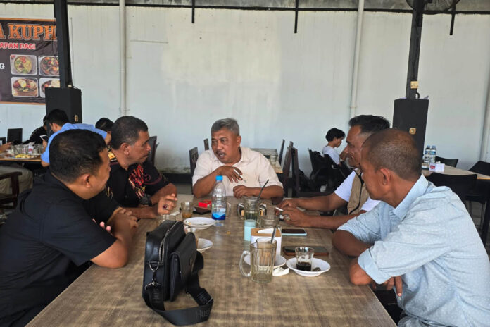 HABA Koordinator Wilayah Sumatera Tani Merdeka Indonesia, Muhammad Husni bersama Ketua DPW Tani Merdeka Indonesia Provinsi Aceh Cut Muhammad