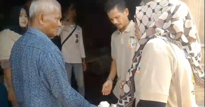Tani Merdeka Pidie Kunjungi Pabrik Garam di Simpang Tiga