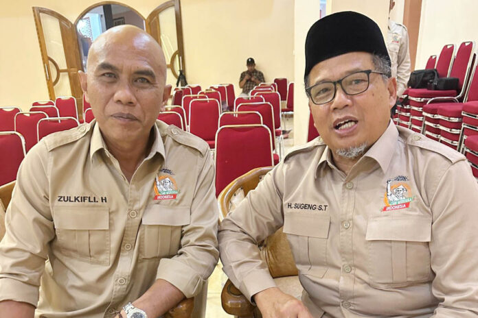 Aceh Tengah Penasehat DPD Tani Merdeka Indonesia Aceh Tengah, Zulkifli.H (kanan) dan Pembina DPD Tani Merdeka Indonesia Aceh Tengah, Sugeng, S.T (kiri)