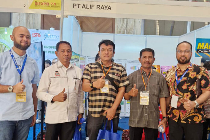 Oksi Saputra Malay, Ketua DPW Tani Merdeka Indonesia Provinsi Riau. (tengah).
