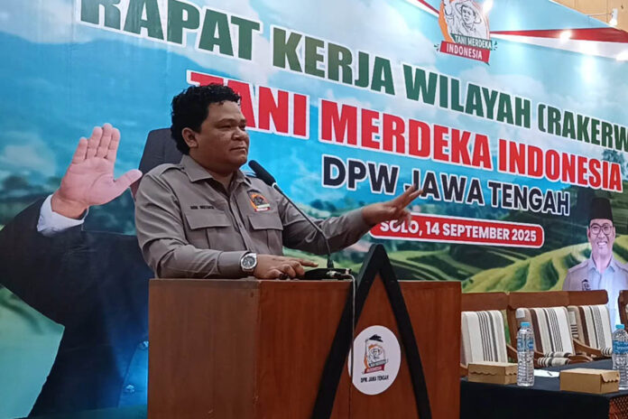 Ketum Don Muzakir Ketua Umum DPN Tani Merdeka Indonesi membuka Rakerwil di Tani Merdeka Jawa Tengah