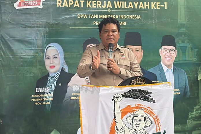 Don Buka Rakerwil Tani Merdeka Jambi Don Muzakir Ketua Umum DPN Tani Merdeka Indonesia.