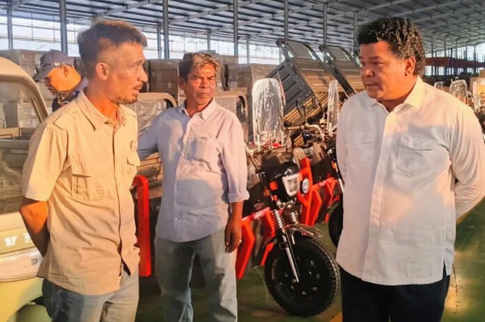 Kenderaan Pertanian Don Muzakir Ketua Umum DPN Tani Merdeka Indonesia berkunjung ke PT Yifang Eco Vehicle di Tangerang.